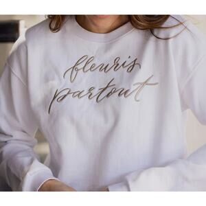 Albion Fleur Crew Sweatshirt White 'Bloom Everywhere' NWOT Size M